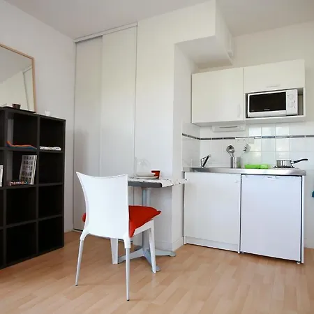 Suiteasy Einstein Ii Apart-hotel