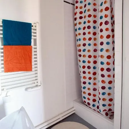 Aparthotel Suiteasy Einstein Ii *