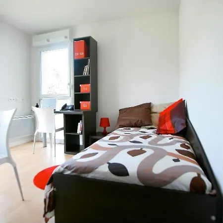 Suiteasy Einstein Ii Aparthotel